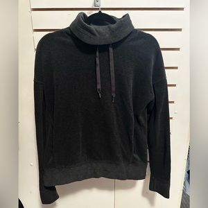 Lululemon pull over